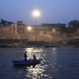Lodge Yogi Varanasi